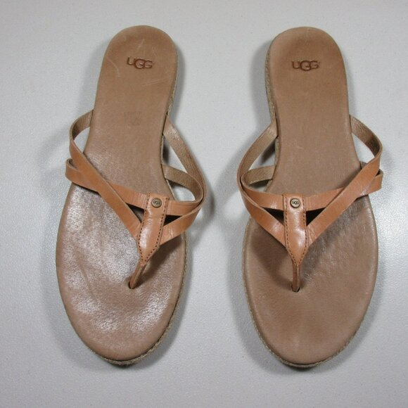 UGG Shoes - UGG womens tan Annice leather thong sandals 1016801 9 M EUC
